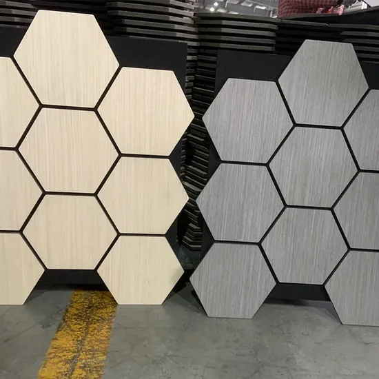 Painel de parede moderno Akupanel MDF folheado a madeira, isolamento acústico, isolamento acústico, placa de madeira, solução de design gráfico para apartamentos