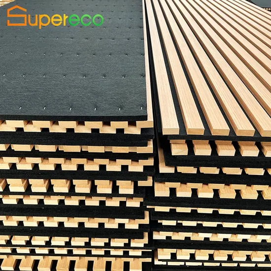 Painéis de parede de ripas de madeira Akupanel MDF de alta qualidade, feltro acústico à prova de som para decoração de interiores de hotéis, design de modelo 3D